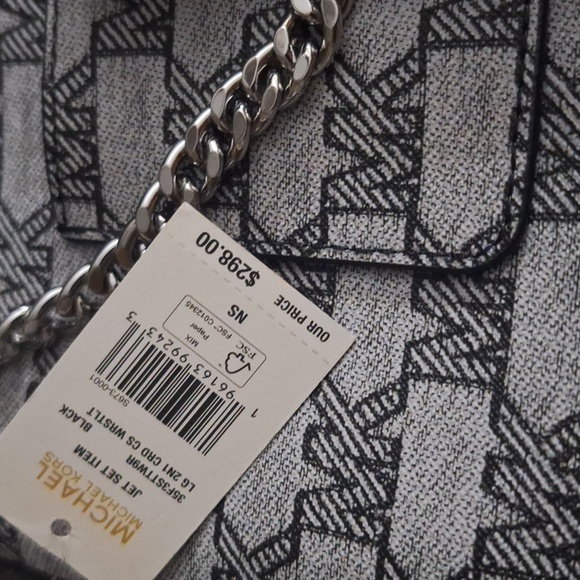 MICHAEL KORS WRISTLET🤩 - Picture 10 of 14